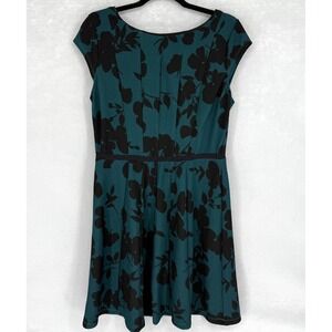 New ELLE Dress Women Medium Teal Black Floral Fit & Flare Cap Sleeve Short Chic